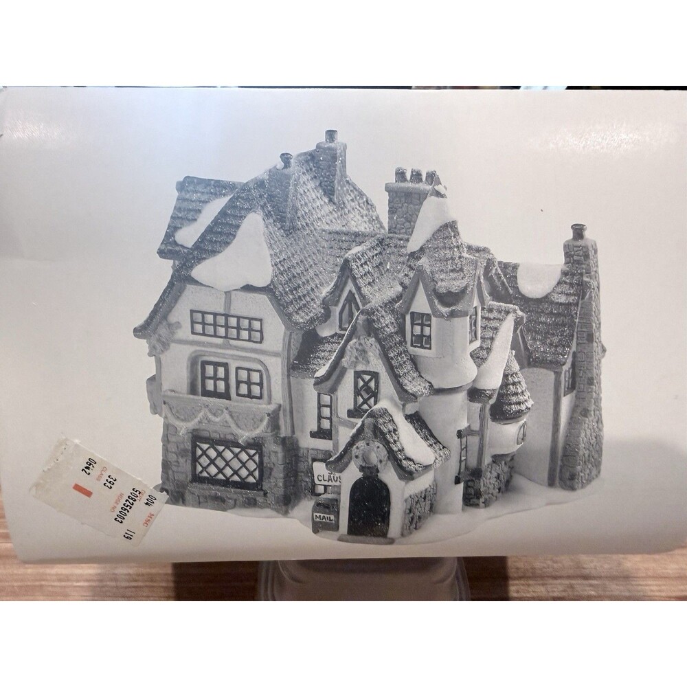 Heritage Village Department 56 North Pole Collection Santas Workshop - Picture 2 of 3